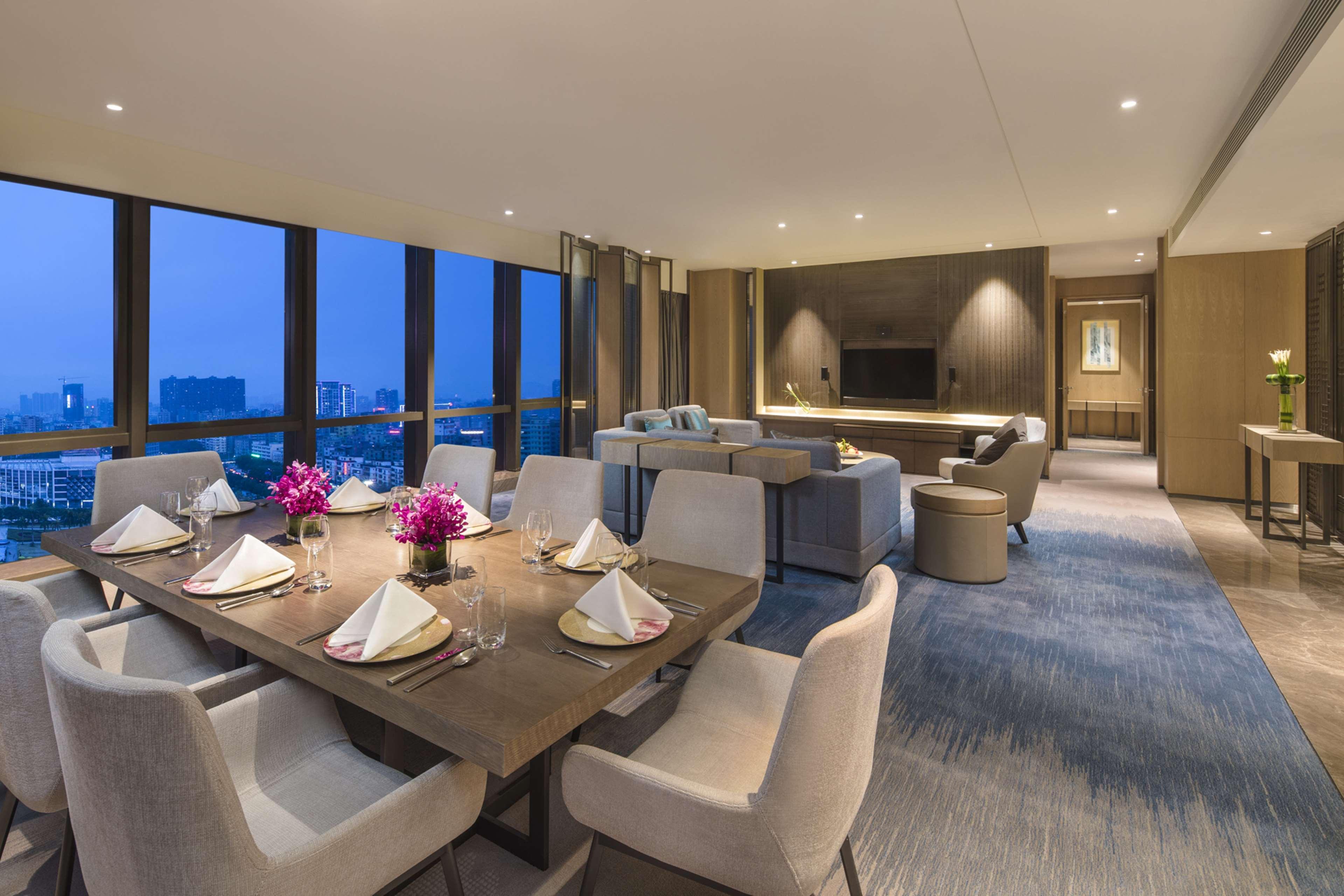 Doubletree By Hilton Hotel Shenzhen Longhua, Near Huawei, Foxcnn, Shenzhen North Railway, Uniwalk & Uniworld Shopping Mall, Sam'S Club Esterno foto