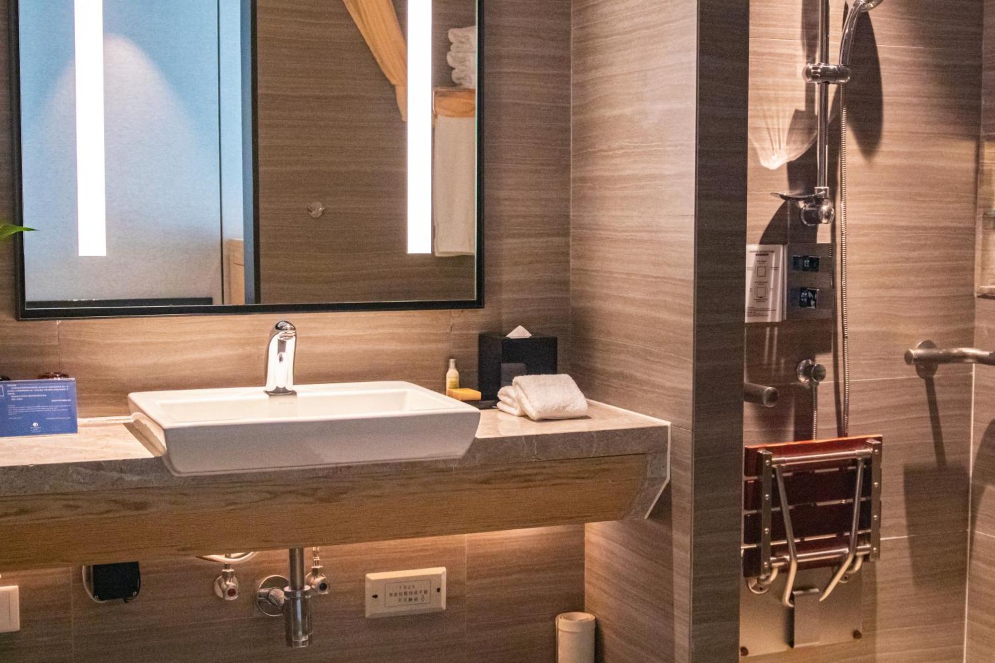 Doubletree By Hilton Hotel Shenzhen Longhua, Near Huawei, Foxcnn, Shenzhen North Railway, Uniwalk & Uniworld Shopping Mall, Sam'S Club Esterno foto