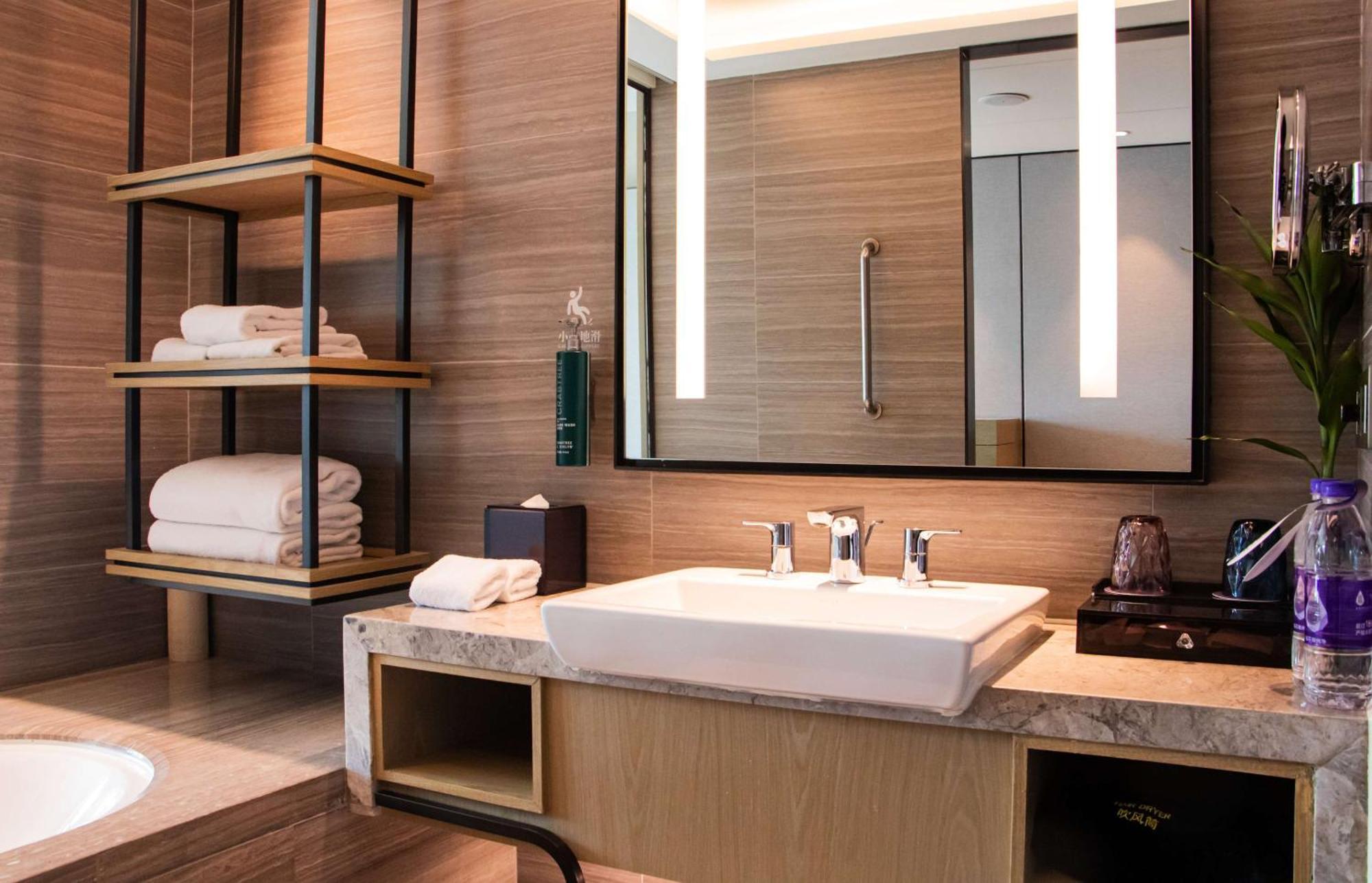 Doubletree By Hilton Hotel Shenzhen Longhua, Near Huawei, Foxcnn, Shenzhen North Railway, Uniwalk & Uniworld Shopping Mall, Sam'S Club Esterno foto
